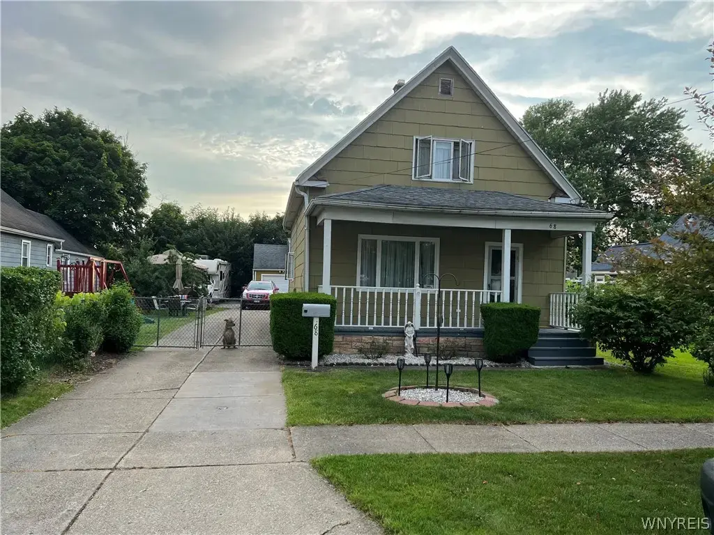 68 Garland Avenue, Cheektowaga