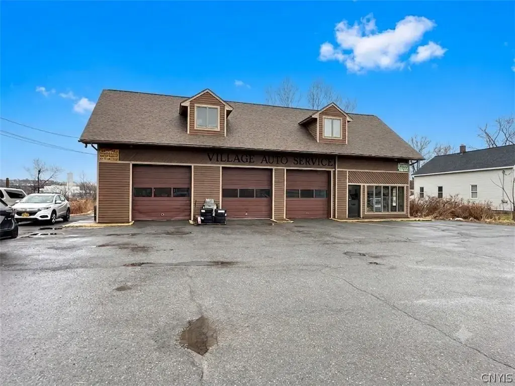 611 W Manlius Street, DeWitt