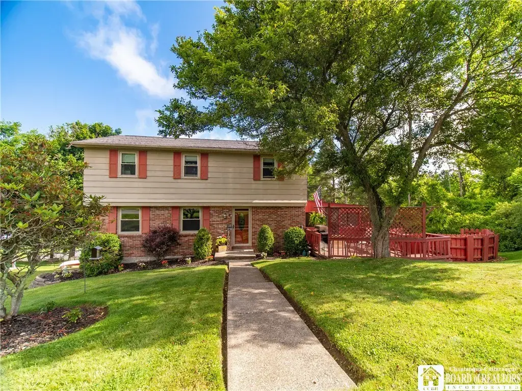 9 Winding Way, Busti