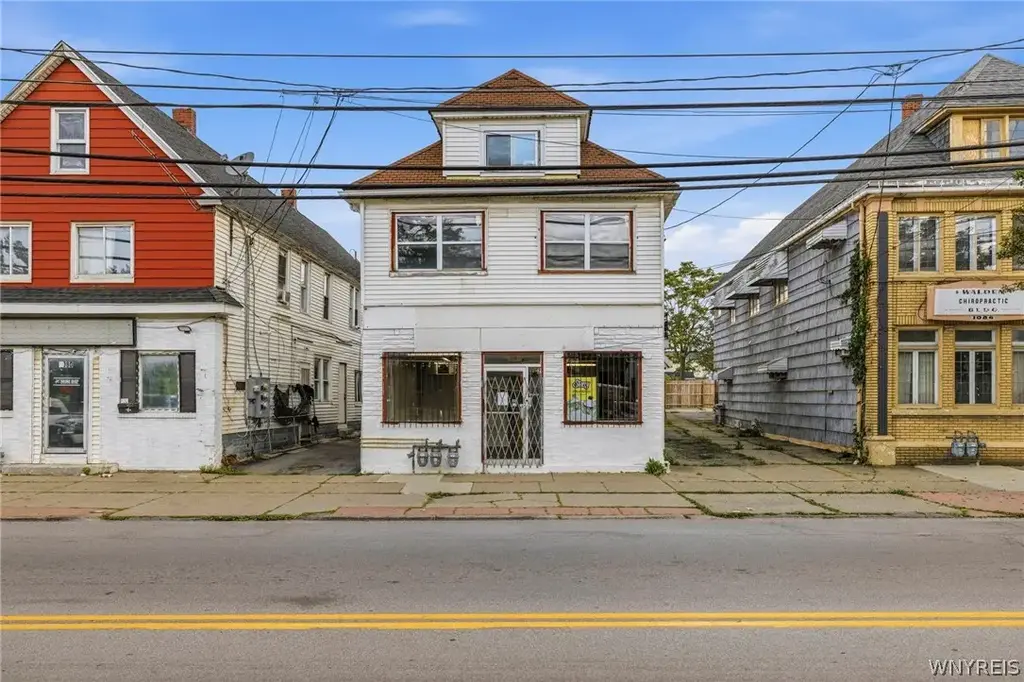 1082 Walden Avenue, Cheektowaga