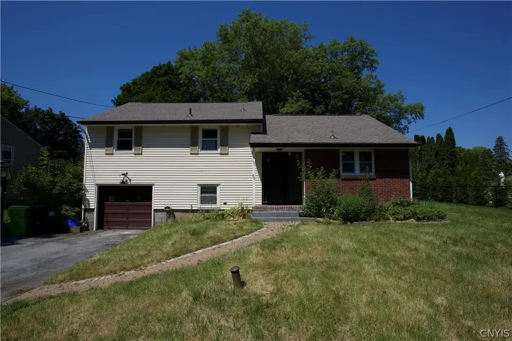 111 Pembrook Drive, Manlius