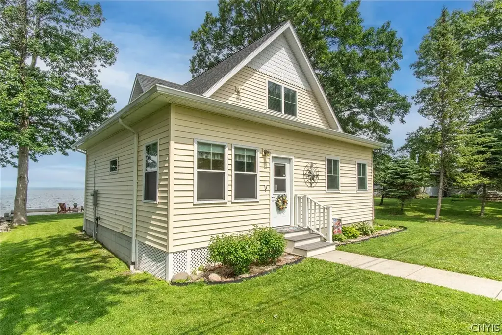 25401 Indian Point Road, Lyme