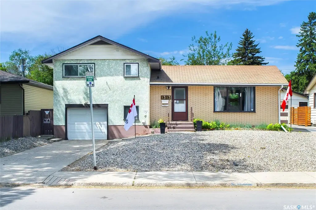 1313 N Avenue S, Saskatoon