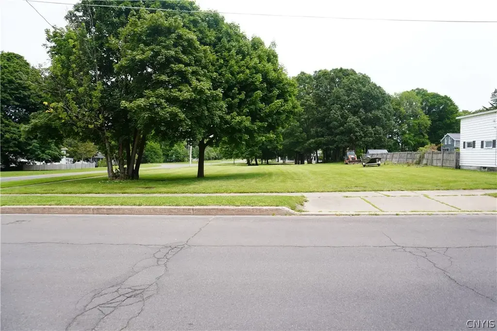 101 E 10th Street, Oswego