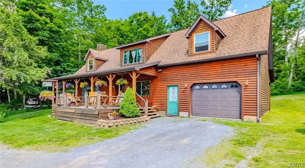 7037 Townline Road, Western