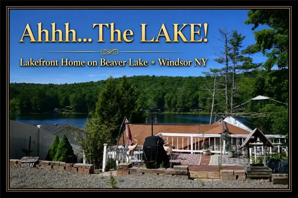 220 Beaver Lake Circle, Windsor