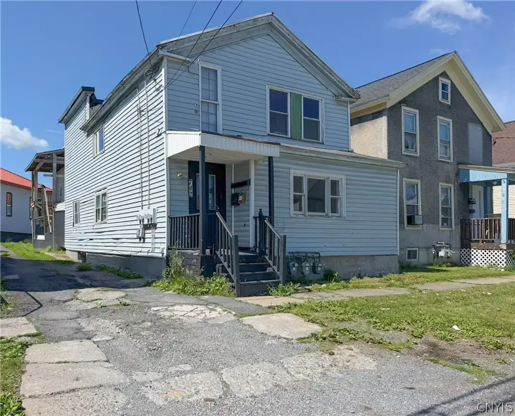 742 Jay Street, Utica