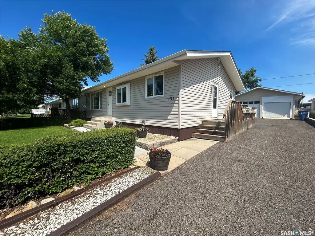 132 Churchill Avenue, Coronach