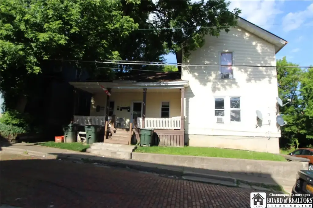58 Franklin Street # 4, Jamestown