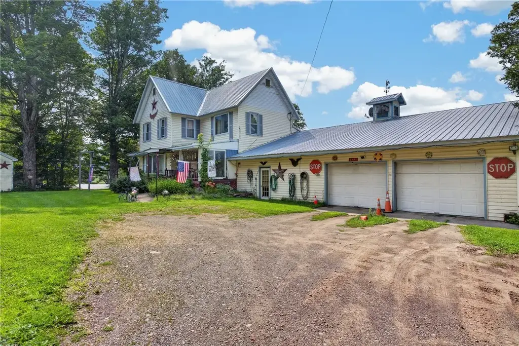 2941 County Highway 44, Sidney