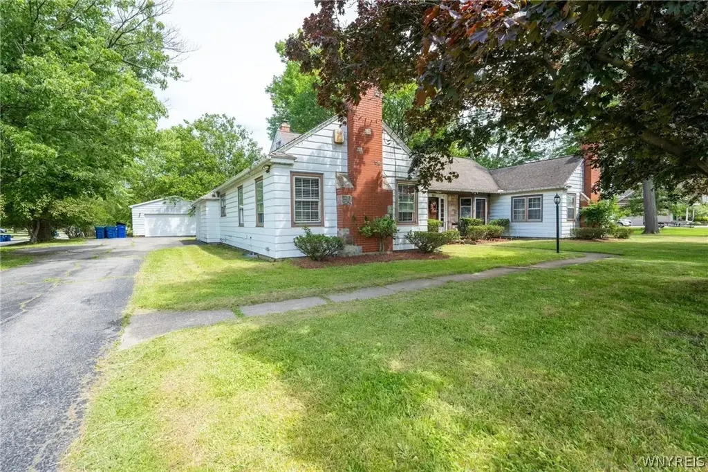260 S Forest Road, Amherst