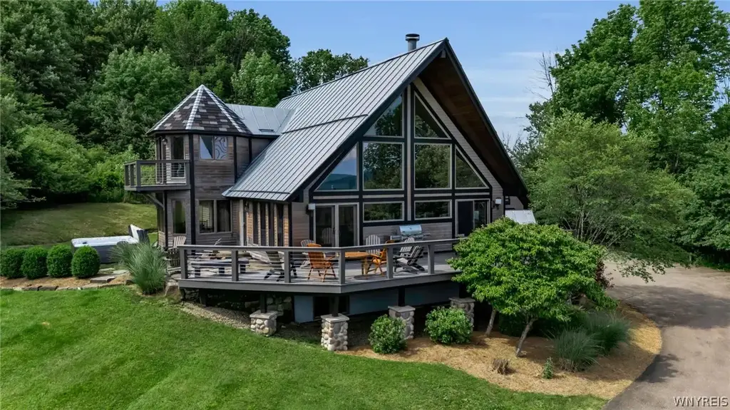 6605 Bracken Road, Ellicottville