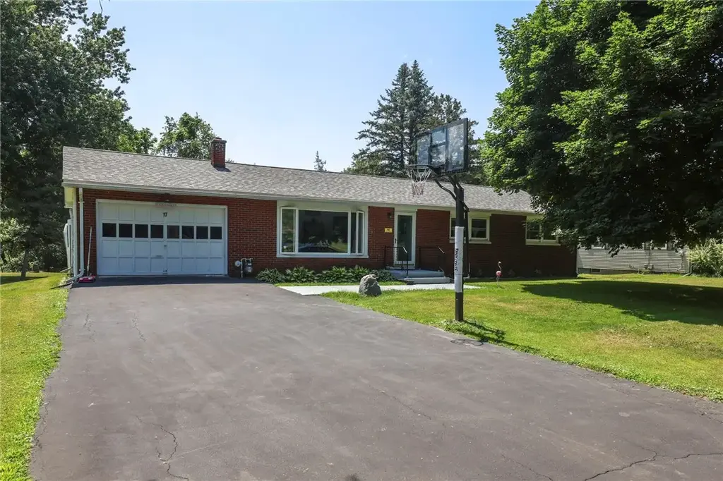 17 Park Lane, Big Flats