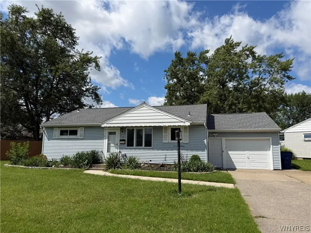 22 Castle Court, Amherst