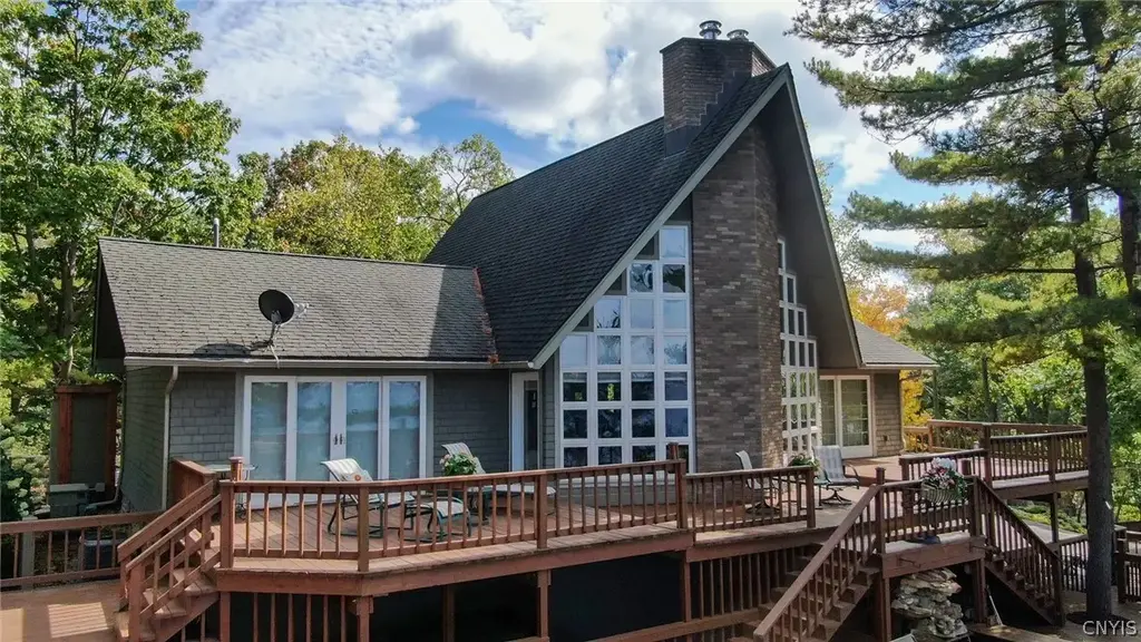 15 Chippewa Point Road E, Hammond