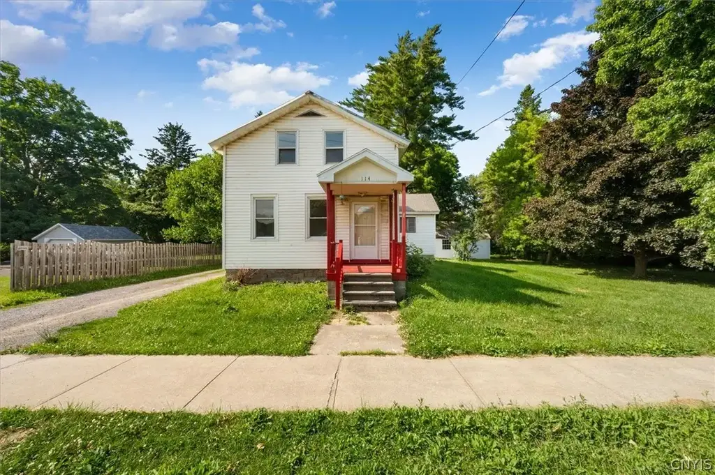 114 Genesee Street, Lenox