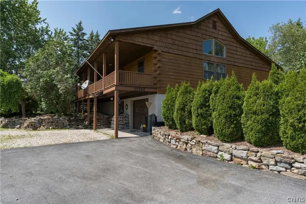 32565 County Route 46, Le Ray