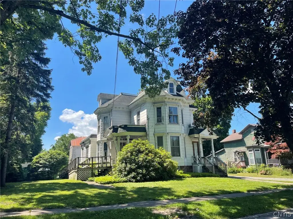 229 Park Avenue, Oneida