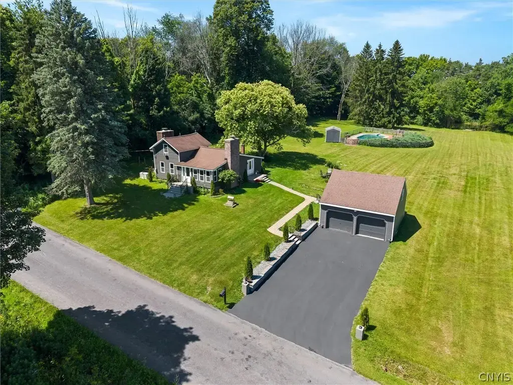 1631 Albring Road, Skaneateles