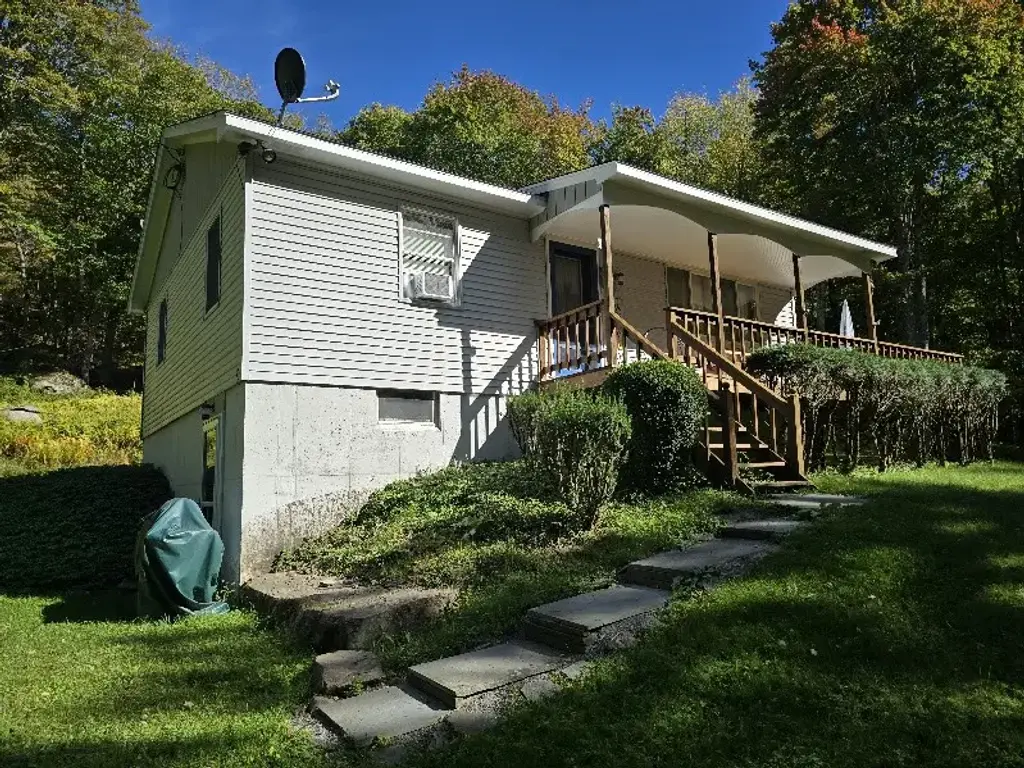 3074 State Road, Andes