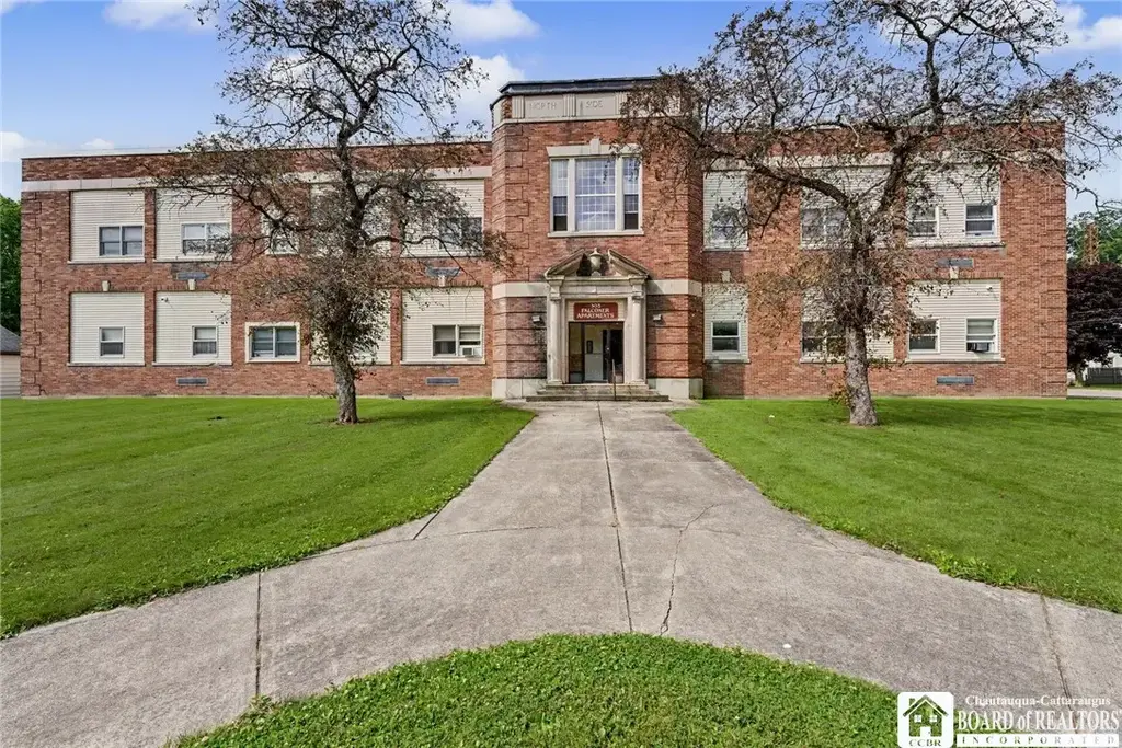 305 N. Work St., Ellicott