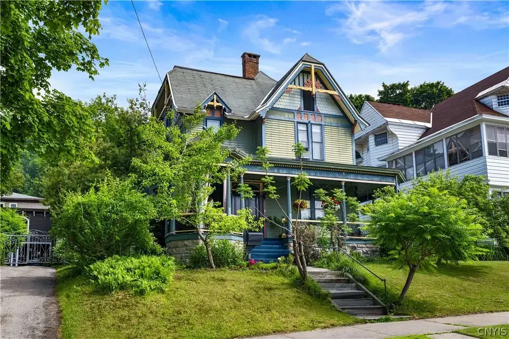608 E Gansevoort Street, Little Falls City