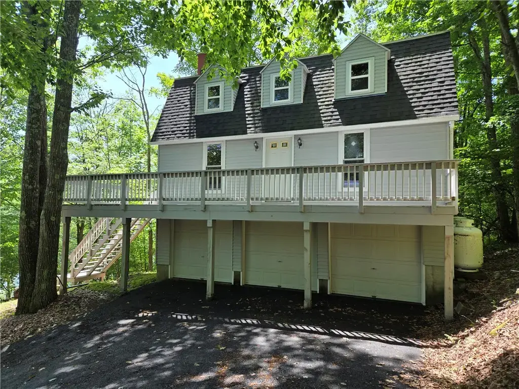 1590 Crystal Lake Road, Deposit