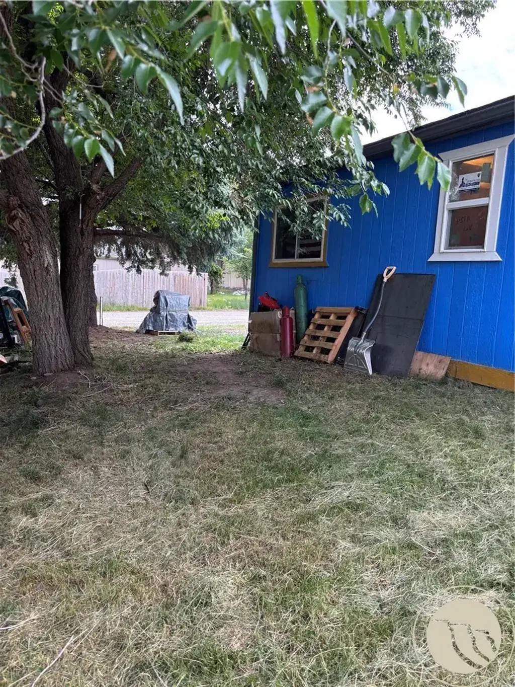 13 Helios Way, Other