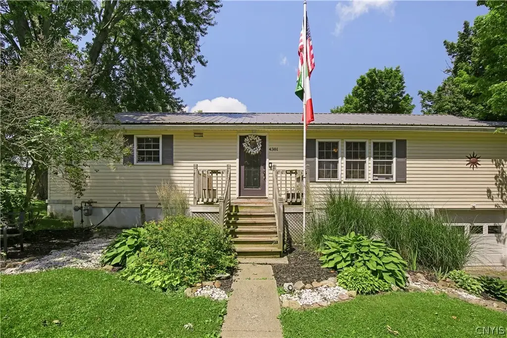 4381 State Route 26, Vernon