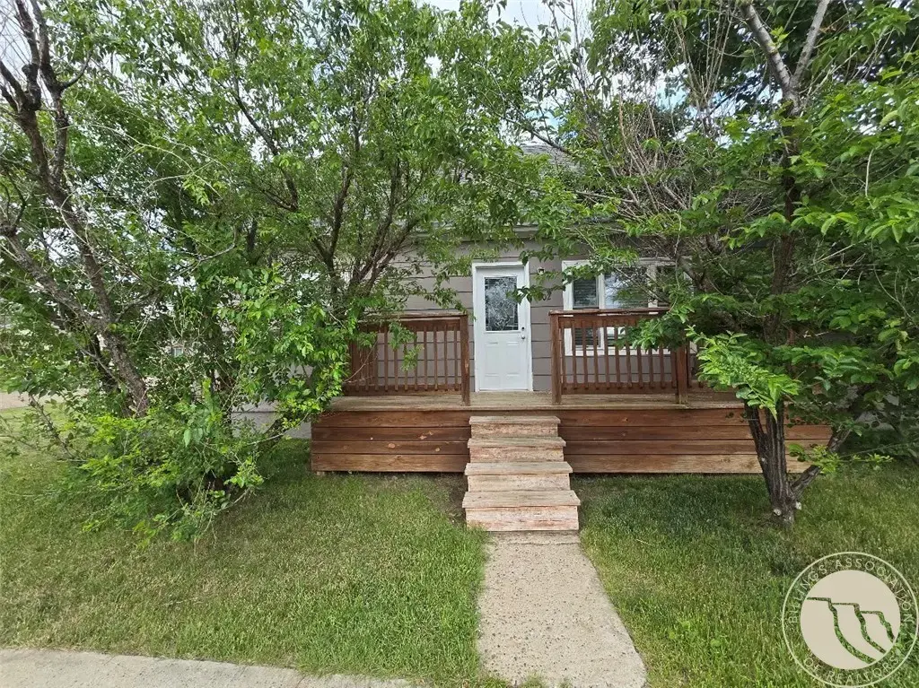 302 S 8th Street E, Baker