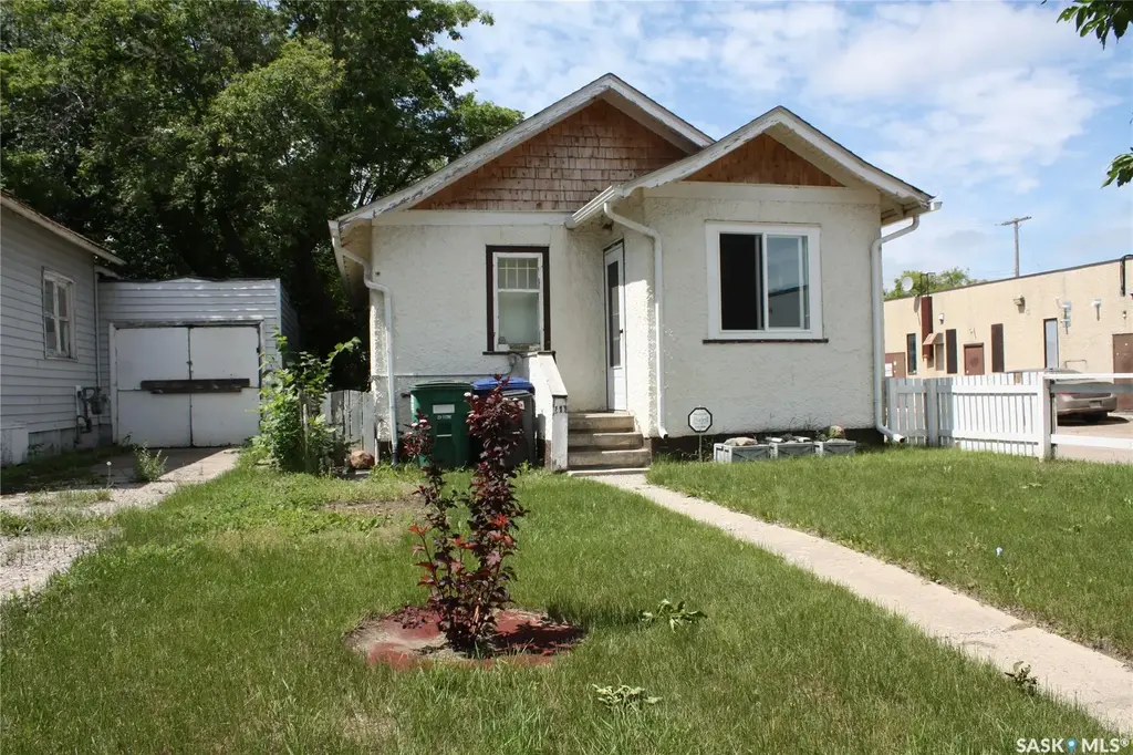 111 L Avenue S, Saskatoon