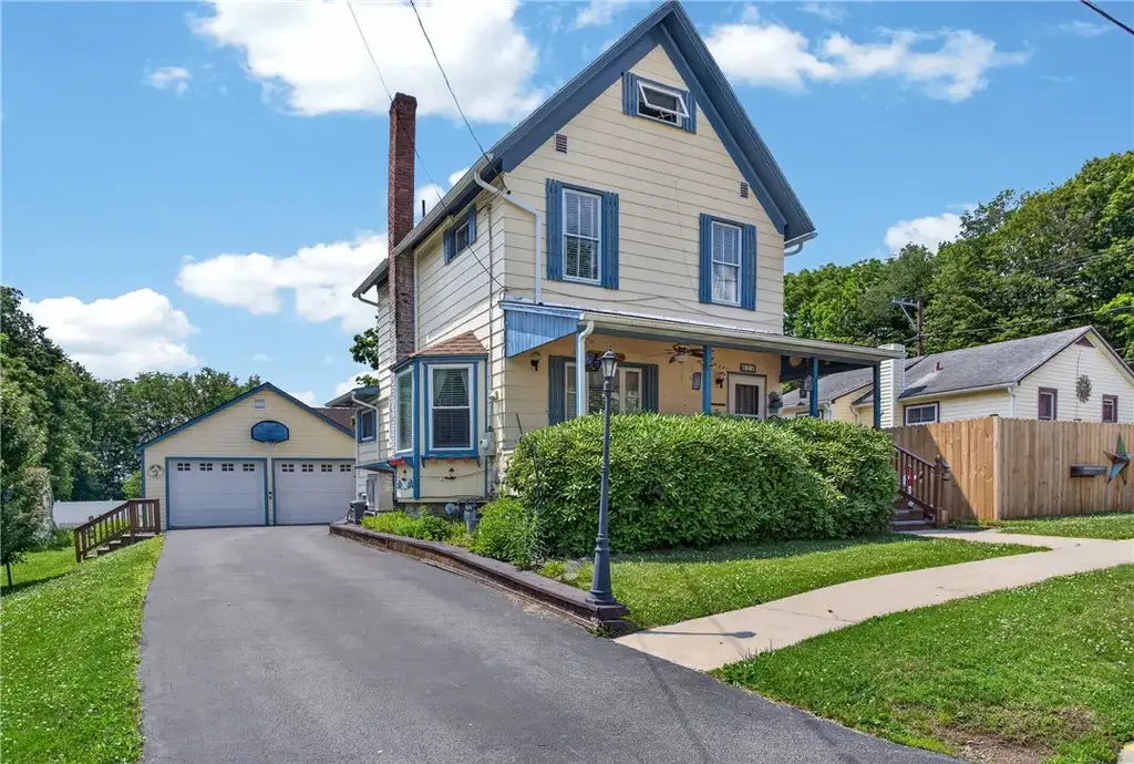 30 Reynolds Street, Oneonta