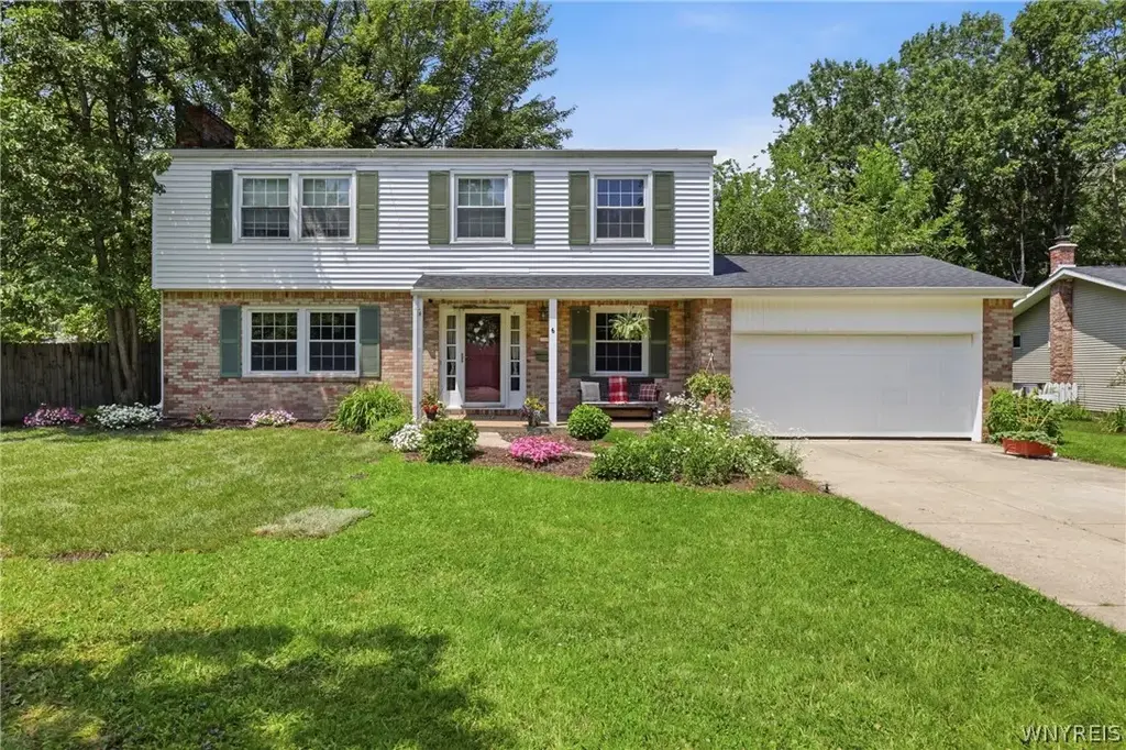 6 Chestnut Hill Lane, Amherst