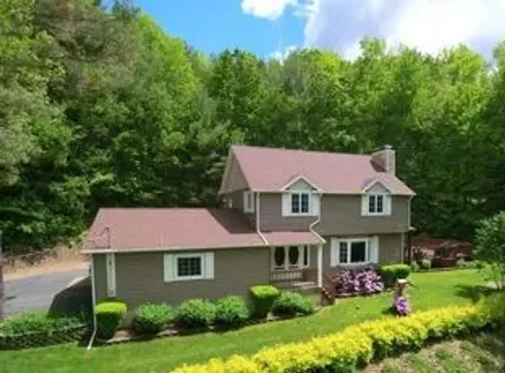 10662 Tannery Creek Road, Caton