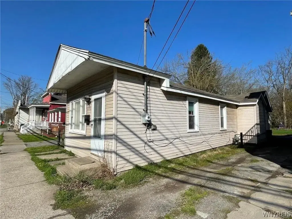 245 Clinton Street, Lockport City