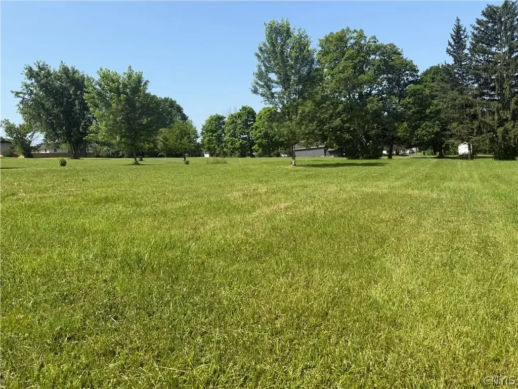 312 Tuttle Avenue, Lenox