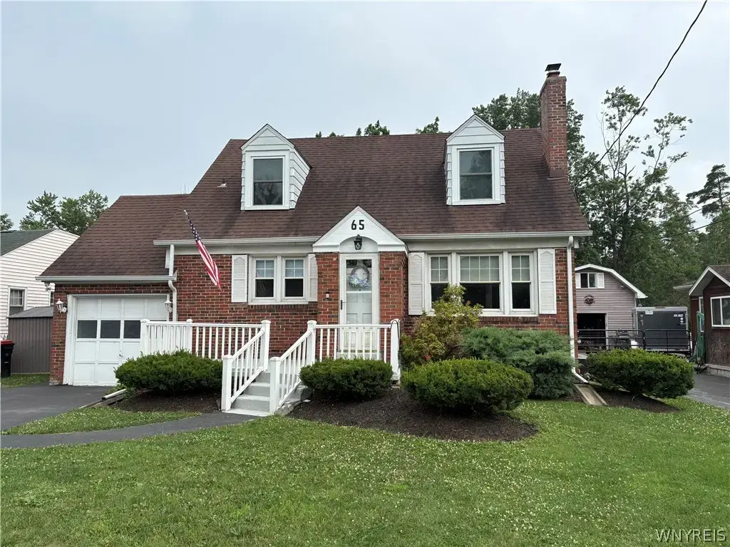 65 Pleasant View Drive, Lancaster
