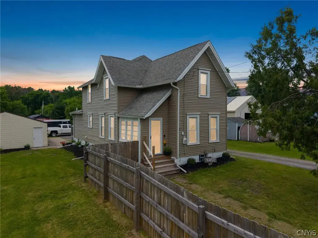 6401 N Kirkville Road, Manlius