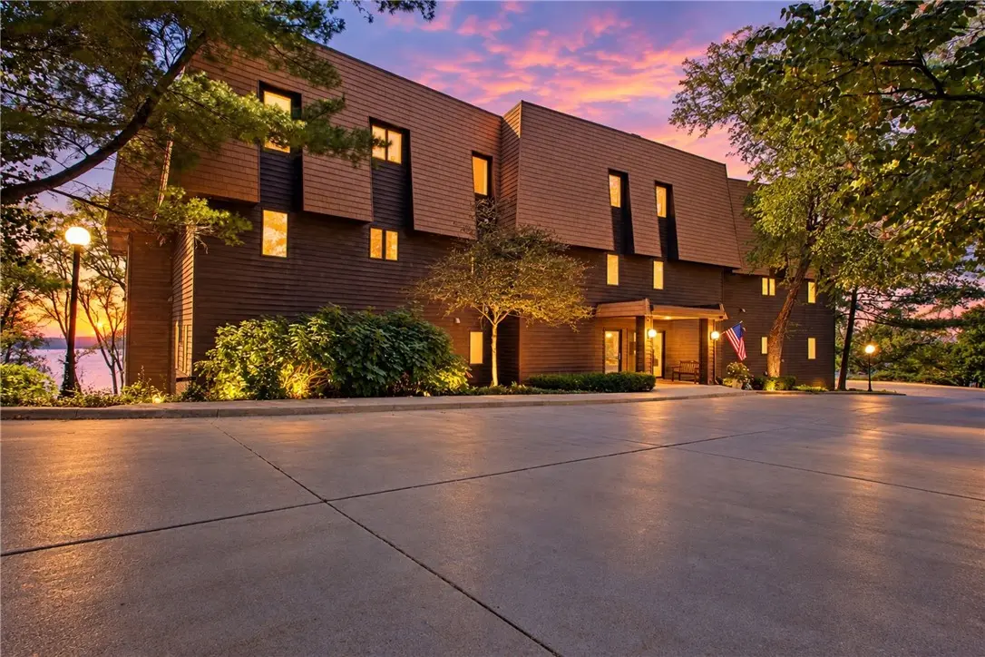 855 Lake Shore Drive 1d, Decatur