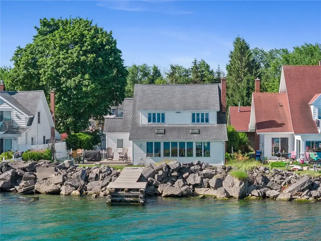 232 Lake Shore Drive, Greece