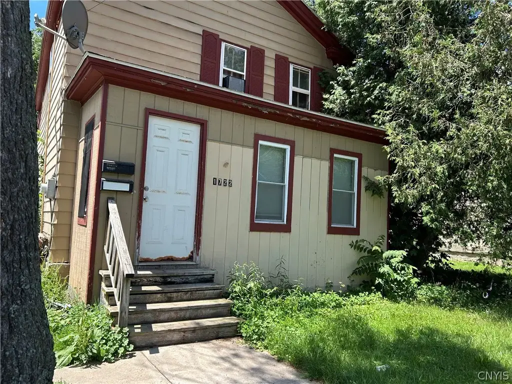 1722 Valley Drive, Syracuse