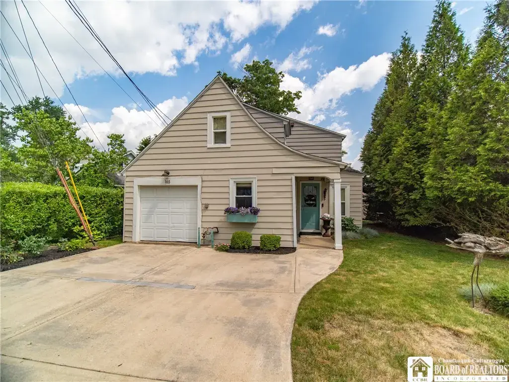 165 E Terrace Avenue, Busti