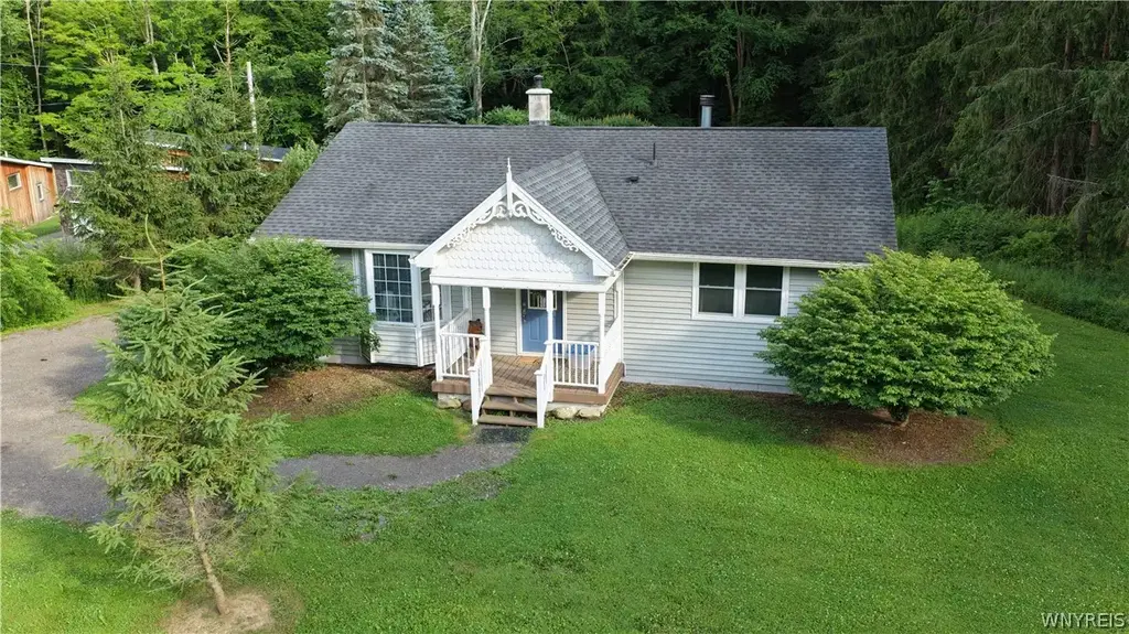 6887 Route 242 W, Ellicottville