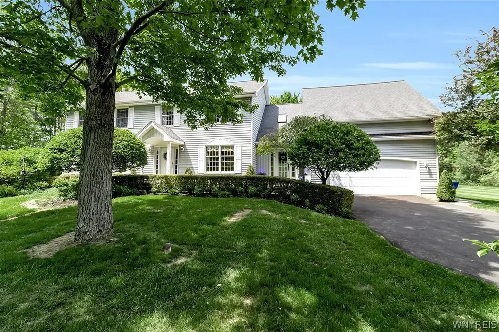 103 Sunset Boulevard, Evans