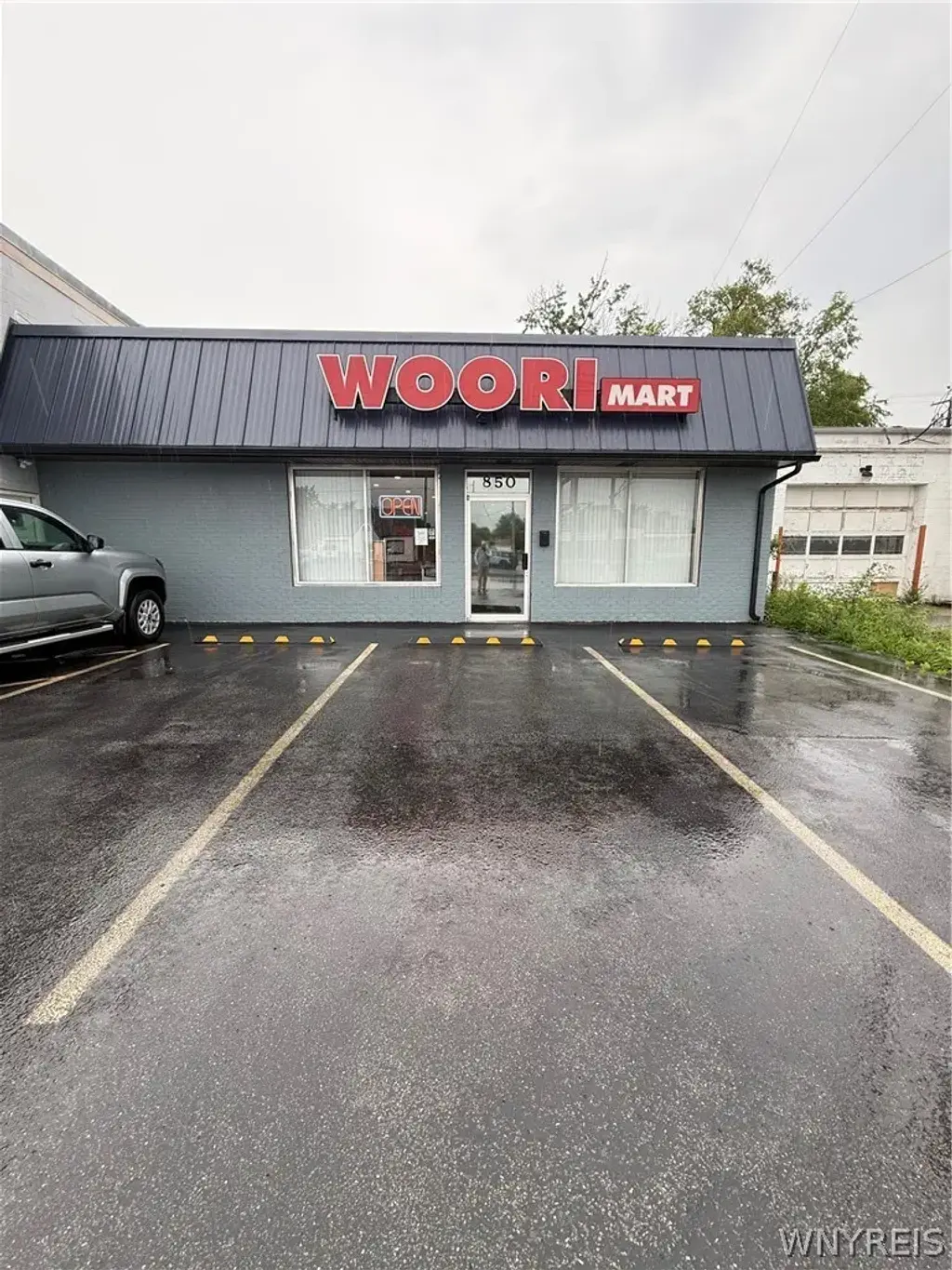 838 Niagara Falls Blvd Boulevard, Tonawanda