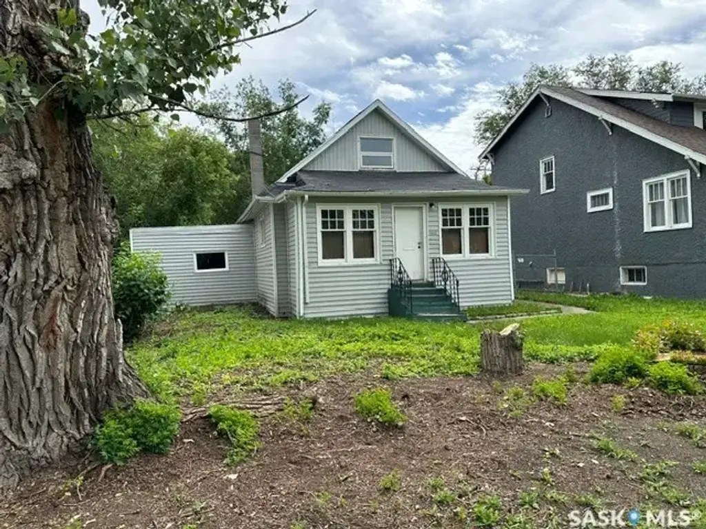 1447 Elphinstone Street, Regina