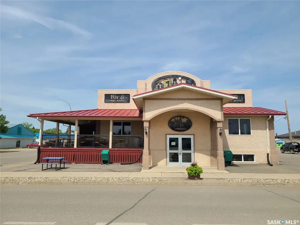101 Railway Avenue, Carlyle