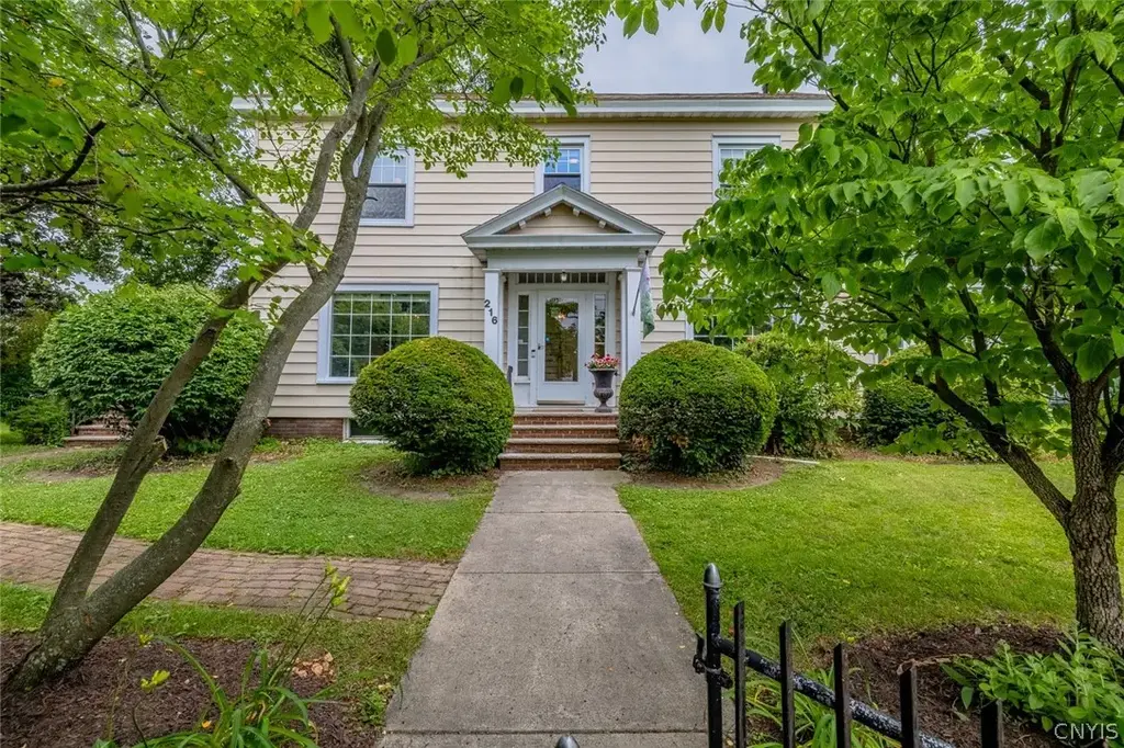 216 Hampton Road, Syracuse