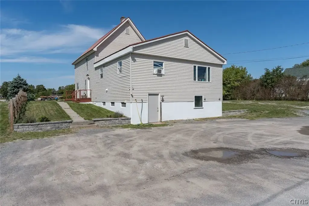 12093 County Route 125, Lyme
