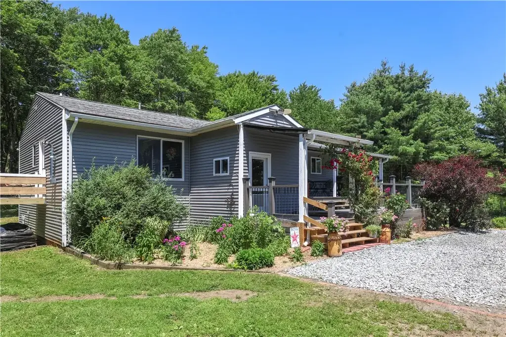 10395 Steamtown Road, Lindley